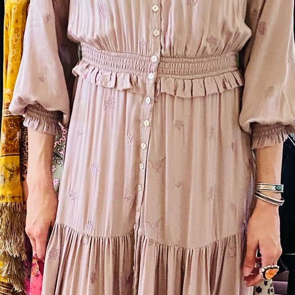 SOLD ♥️ Spell ♥️ SAMPLE Lavender Embroidered Gown - Picture 7 of 8